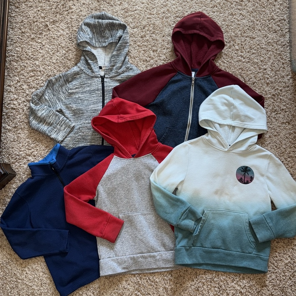 Size 6-7/Small boys bundle of 5 sweatshirts all from Old Navy.